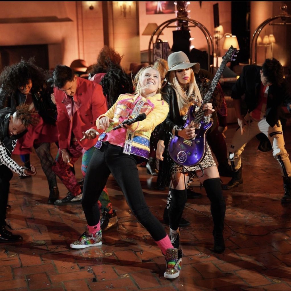orianthifans's tweet photo. Jenn here!  If you missed @Orianthi @itsjojosiwa rocking “We Will Rock You” last night on the @QueenWillRock Family Singalong on @ABCNetwork you can watch it now on @hulu!! https://t.co/RslklCxpRE