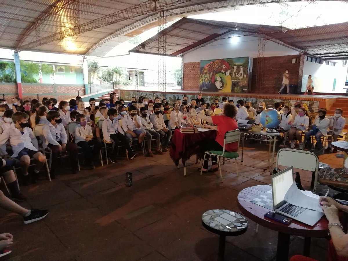 Escuela270's tweet photo. Tarde de teatro en la 270...
#CaravanaDeTeatro #MalasPalabras 🎭
@misioneseduca @CGEMisiones https://t.co/vnA6ODIFTK