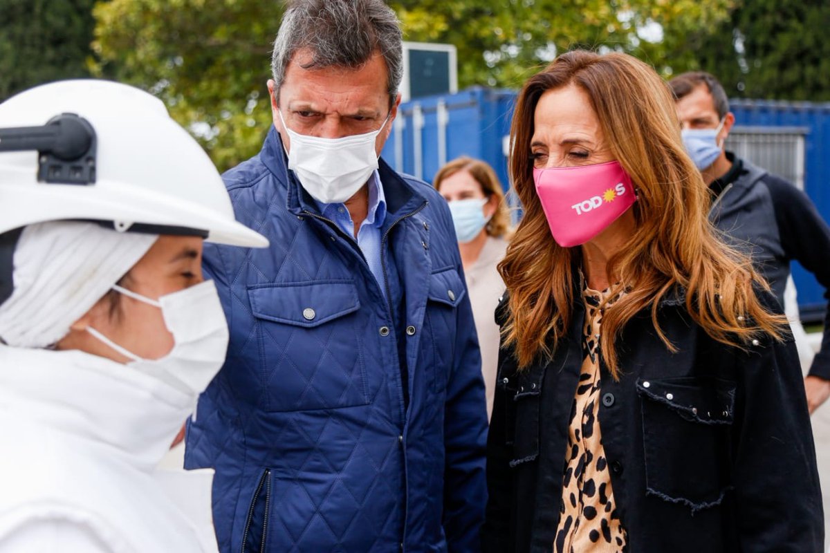La candidata a diputada nacional por el Frente de Todos visitó hoy las localidades de Azul y Olavarría junto al presidente de la Cámara de Diputados, Sergio Massa, con una agenda productiva que incluyó recorridos por frigoríficos, empresas en el Parque

abcenlinea.com.ar/tolosa-paz-est…