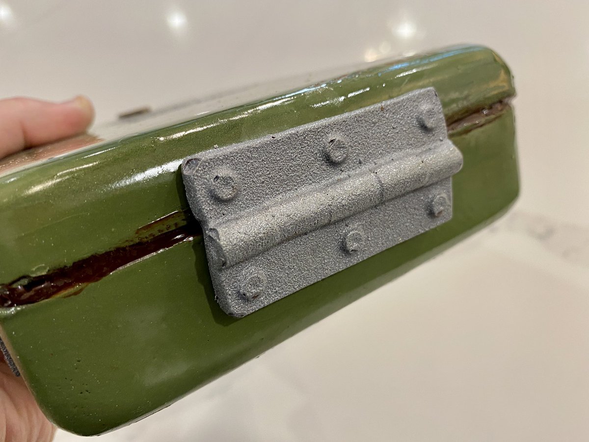 Dapper_Tux's tweet photo. The med kit has to be smashed to access more goodies, but it’s so cool looking, I just can’t do it! 😬

I still can’t believe this entire thing is chocolate 🍫 beautiful! 

Dapper Jr. on the other hand is ready to drop the hammer 🔨 

#CallofDuty #Vanguard https://t.co/GCUcgF1o9K