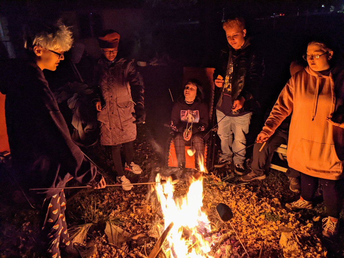 WM_Choir's tweet image. First Annual Choir S'mores Night!