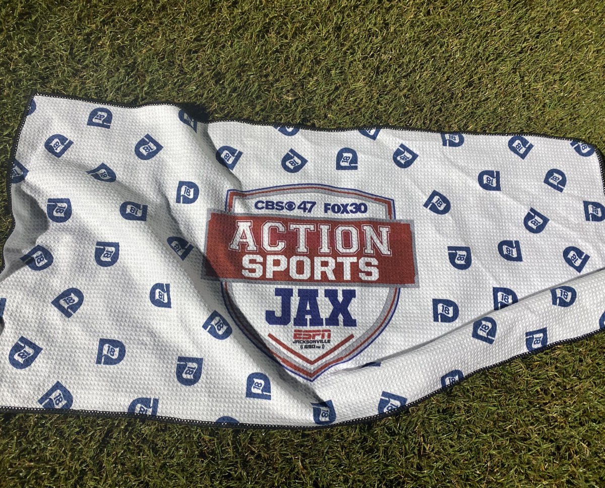 BrentASJax's tweet photo. Good thing I have my Dream 18 towel tonight! It’s a tie game at halftime @Creekside_fb and @PVSharksFB @ActionSportsJax @ESPN690Jax #BlitzIsOn https://t.co/q02xPWKIcA