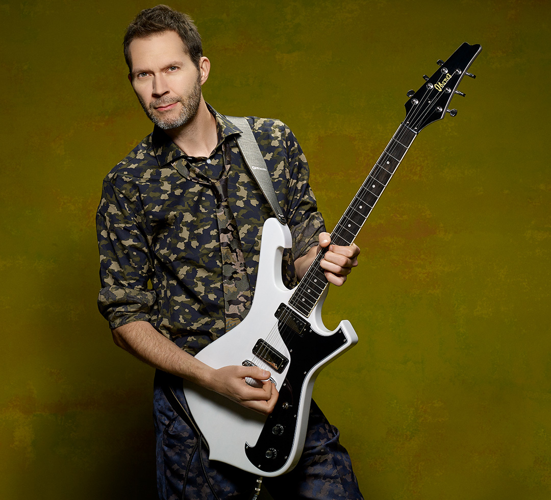 Happy 55 birthday to the incredible Mr. Big guitarist Paul Gilbert! 