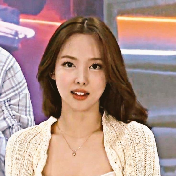 Hii gw Laras
Baru main rptwt lagii
Fmbst?gass DM 

#roleplayerindonesia  #rolerplayerkpop #roleplayertwt