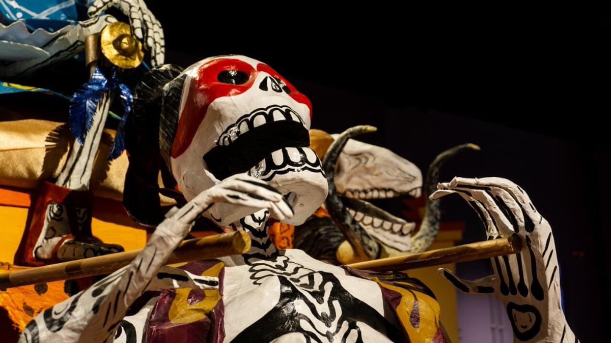 elolmedo_mx's tweet photo. ¡Pasa la voz! Nuestra #OfrendaDeMuertos estará hasta el 28 de febrero de 2022 en Aztlán Parque Urbano de lunes-jueves (10:30-19:00) y viernes-domingo (10:30-22:00). Reserva por Ticketmaster o en las taquillas del parque en Av. de los Compositores s/n II Sección @ChapultepecCDMX https://t.co/KCDVqhZ9xD