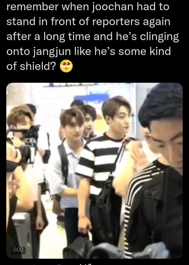 ayijju's tweet photo. it's too early to see this 😔😔 how dare you bring this back I feel so soft 🥺😔

#GoldenChild #골든차일드 #주찬 https://t.co/HVVm7iLkB2