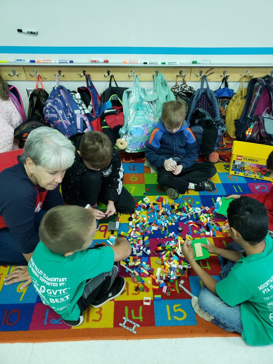 andreapatrick's tweet photo. Shine Time Clubs happened today! Our Mini Tribe had so much fun thanks to the dedication of our #mvesTribe @lisajimenezAP #everystudentconnected https://t.co/m3JsmFajJw