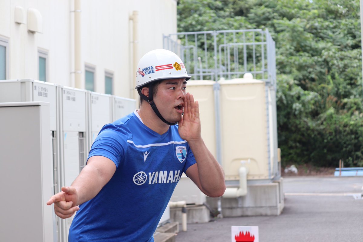bluerevs's tweet photo. 📣お知らせ
11月1日より #磐田市消防本部 で「防火・防災」をテーマにした、フォトコンテストを開催中‼️この機会に家庭、地域の「防火・防災」をアピールし、防火・防災意識を高めましょう！
静岡ブルーレヴズ3選手の作品例を是非とも参考にして下さい😊
https://t.co/wG7Owv8Ynk
#磐田市防火防災2021 https://t.co/K8w44gEEmN