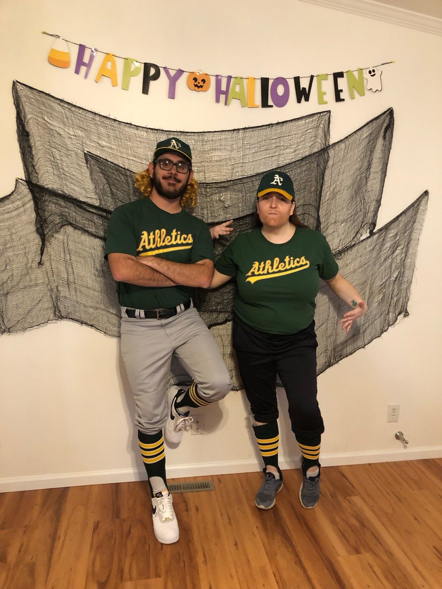 NerdsThatZeke's tweet photo. The most belated Halloween post, but I think our McGwire/Canseco Bash Brothers costumes were pretty solid (shoutout @thelonelyisland) ππͺ
#LetsBash #SilkRobesAndKimonos https://t.co/UteatpHZaV