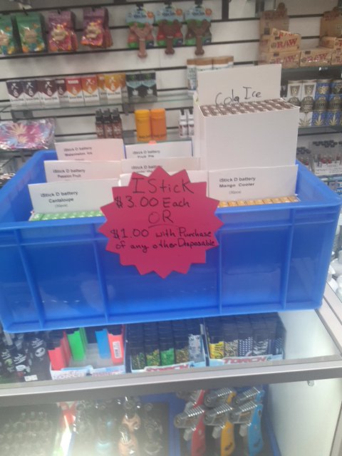 Beetleb22318377's tweet photo. Pinatas found #ethereum in a User vault at this location right by the on sale Eleaf disposable vapes! Join me playing #coinhuntworld, It's awesome! https://t.co/nLjSYuHfM3 #cryptocurrency #8559 https://t.co/eki5tO02FU