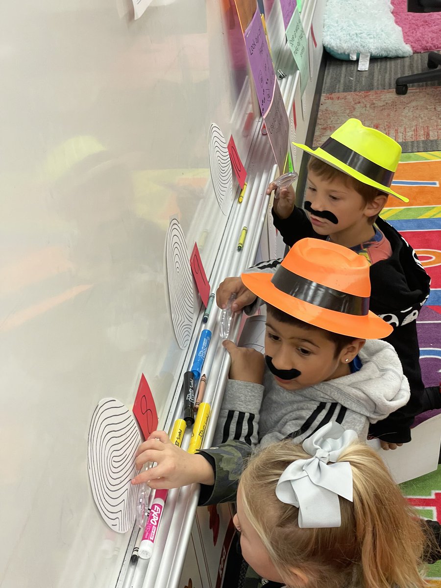 GeliMarquis's tweet photo. Classroom transformations @LindaLyonES 1st graders celebrated being word detectives today-secret codes, hidden words, mysterious footprints and fingerprints. @TechNinjaTodd #ILoveRockwallISD @penton_jennifer https://t.co/4BcDecDIQx