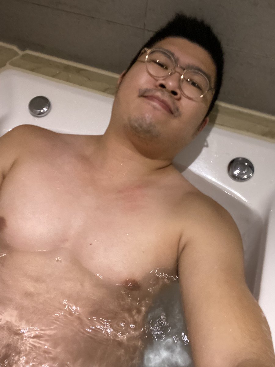 起床泡個澡，等等走走晃晃去～～