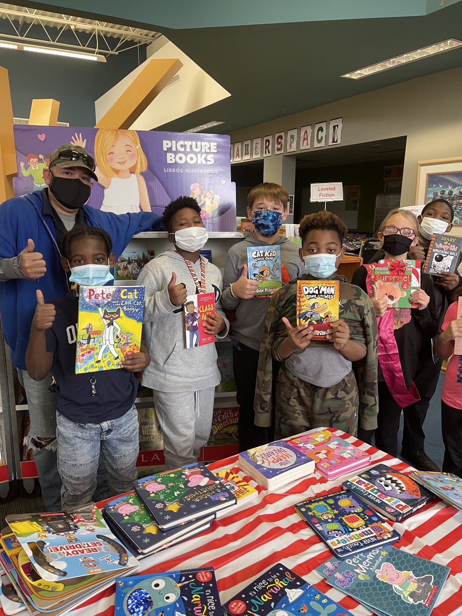 Wow! Thanks to one of our electricians, Felix, for his generous donation so ALL of our Ervin Lions could have a book!  We are ready for next ⁦<a href="/Chiefs/">Kansas City Chiefs</a>⁩ reading time! Hope ⁦<a href="/Mathieu_Era/">Tyrann Mathieu</a>⁩ can join in with us!  Keep Reading! ⁦<a href="/AnnaBlancarte11/">Anna Blancarte</a>⁩ #kingdomUnited