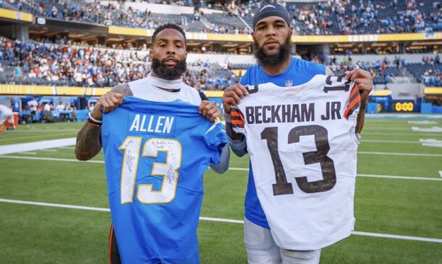 No Context Chargers (@nocontextlac) on Twitter photo 