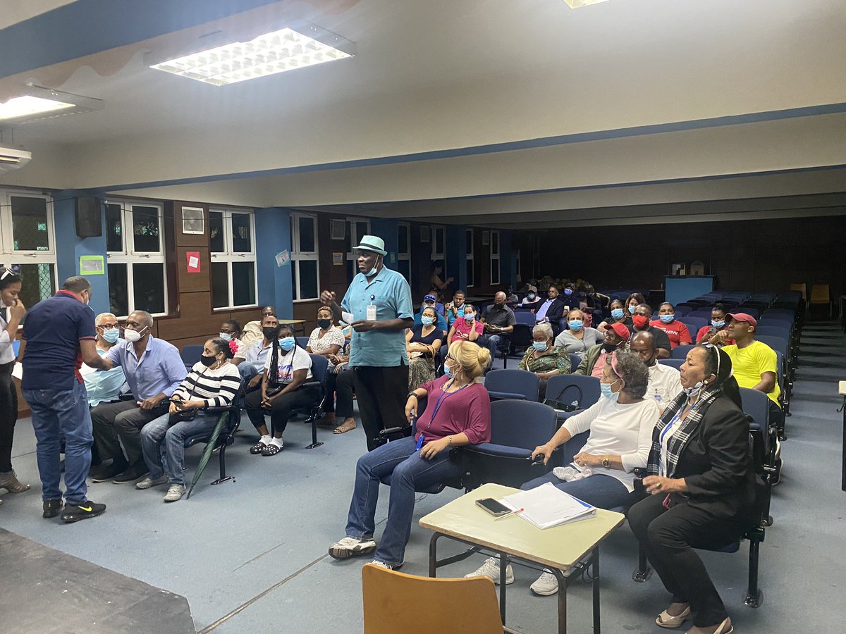YasserDominguez's tweet photo. Con excelentes noticias vamos barrio por barrio eligiendo con la comunidad las obras PPM, gracias a mi barrio por la unidad y liderazgo de nuestros comunitarios.

En esta mi tocó votar…
Villa Juana y Villa Consuelo eligen su PPM

#PuetoPalBarrio https://t.co/ZKy1mvlLiT