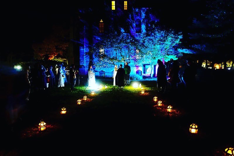 MoonriseLarp's tweet photo. A Wedding of Melosine
#wedding #larpwedding #fantasy #larp #chroniclesoftherealm #moonrisrlarpgames #cosplay #immersive #immersivetheater https://t.co/zoFvqStrom