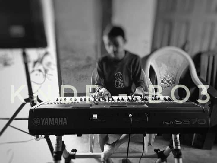 EnicsKyaw's tweet photo. Tw // Sensitive Content
APhekone PDF Comrade,an art enthusiast who was able to create the most beautiful sounds with his soft and beautiful fingers,accidentally injured while working on a mission.
#Nov5Coup 
#WhatsHappeningInMyanmar https://t.co/d2c3vDgeP0 https://t.co/PAdA9OlSA1