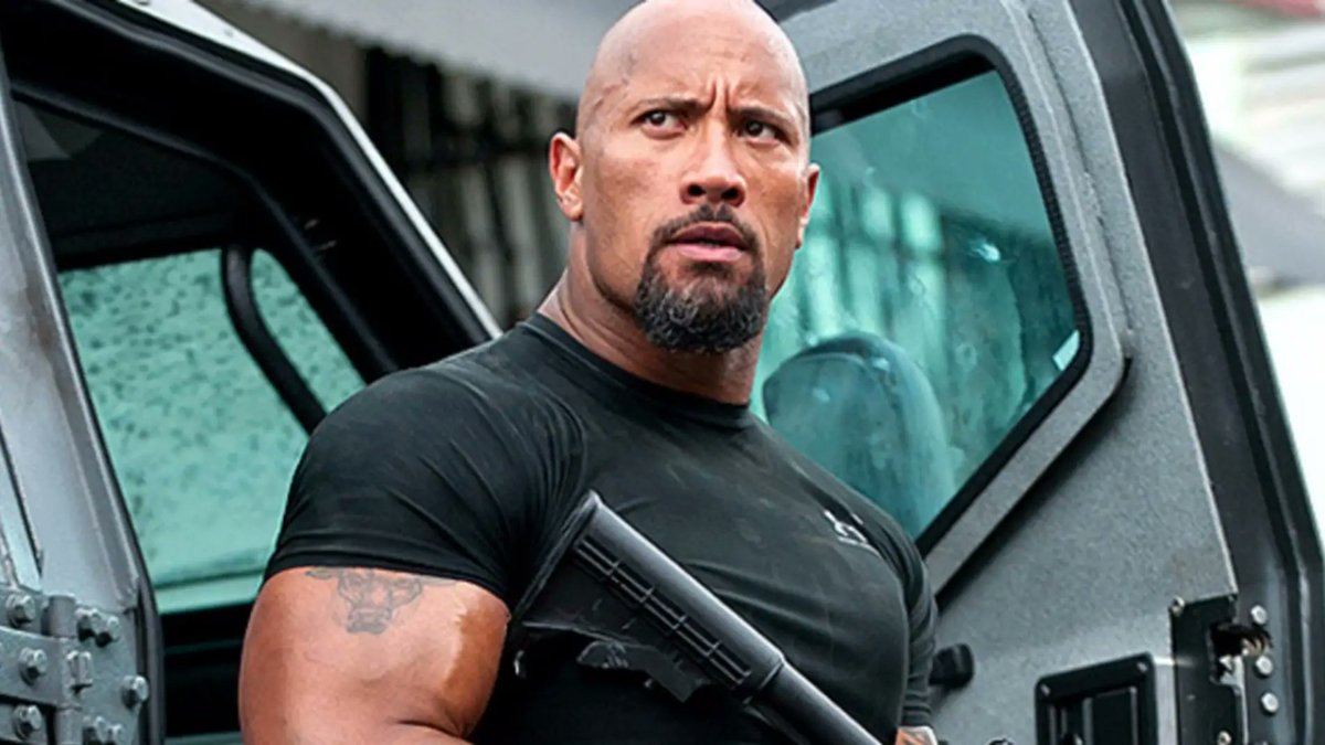noticierovv's tweet photo. #05Nov "The Rock" eliminará armas reales de sus próximas películas https://t.co/N6GElaINWu 

#NoticieroVenevision #Entretenimiento #Cine #TheRock #Utileria https://t.co/hPGEfRtfAv