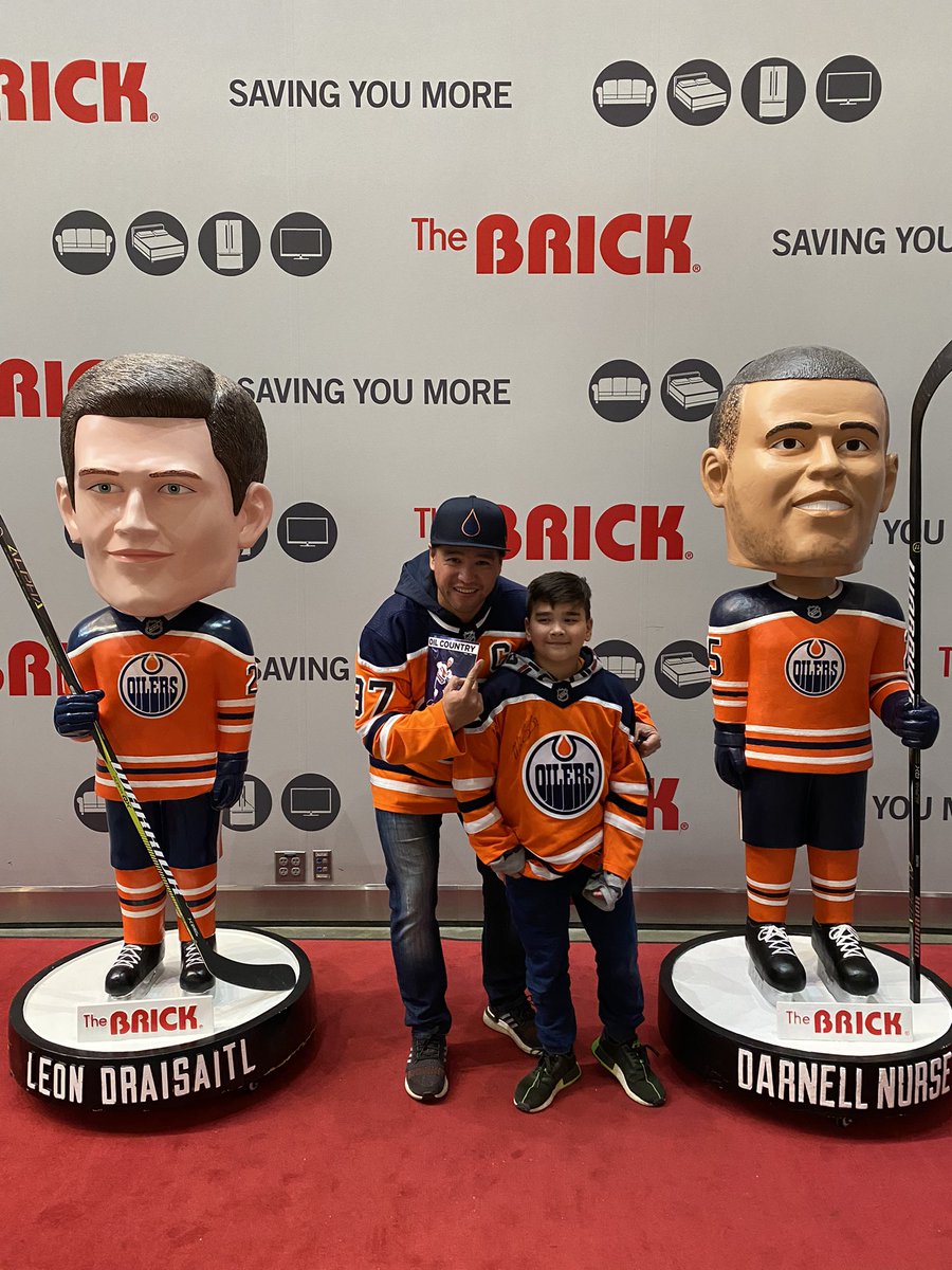 KeMikey's tweet photo. Enjoyed the great speech by MacT and the jersey retirement ceremony for #4!
#brickbestseats @TheBrick Now let’s go @EdmontonOilers and win this game!! https://t.co/0yEN105t0T
