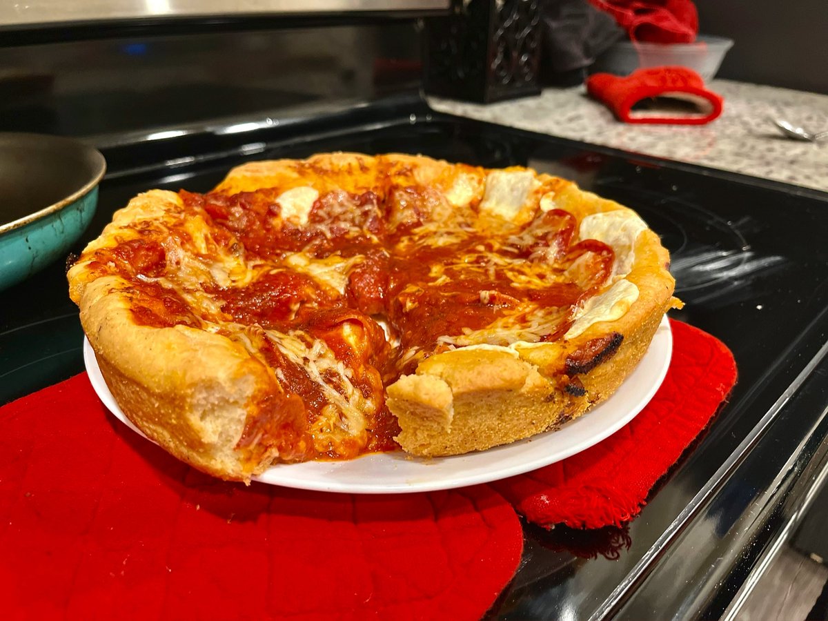 NewbyJosh's tweet photo. New #pizzapic. This one a Chicago-style with cornbread crust. Little too much sauce this time, but that’s showbiz baby. https://t.co/o0MIkh21yt