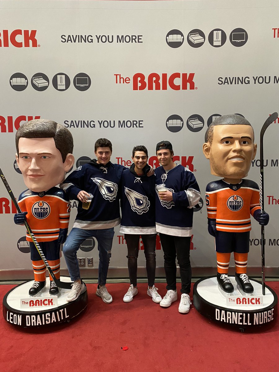 #brickbestseats <a href="/TheBrick/">The Brick</a> <a href="/EdmontonOilers/">Edmonton Oilers</a> @opie2316 <a href="/Maattteeee/">Uncle Tony</a>