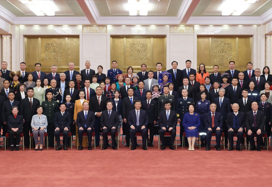China2ASEAN's tweet photo. #China honored 68 national #ethical role models &amp;254 nomination award recipients ystd(5/11). Among them, the 5 border defense heroes at Galwan valley have struck chord among Chinese public as epitome of sincere love for the country. https://t.co/y2Kb7sa3tP
