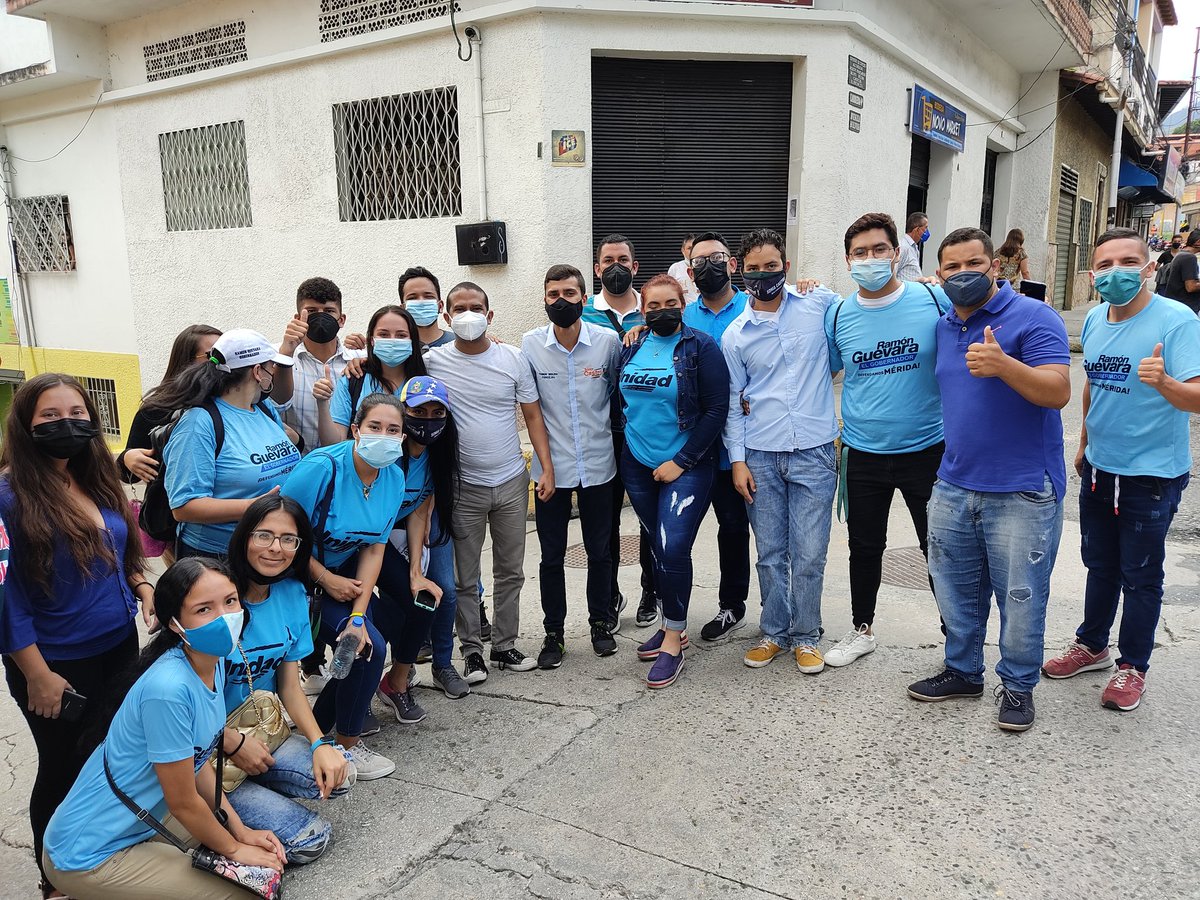 AbilioGomezS's tweet photo. #Merida Inicio de campaña en el mcpio. Tovar junto a Sonia Castro candidato a Alcalde y el gobernador Ramón Guevara candidato a la reelección. Seguimos en la calle!
Este #21N Votamos en la tarjeta de la UNIDAD.
#DefendamosAMerida https://t.co/ro3yaeMXEh