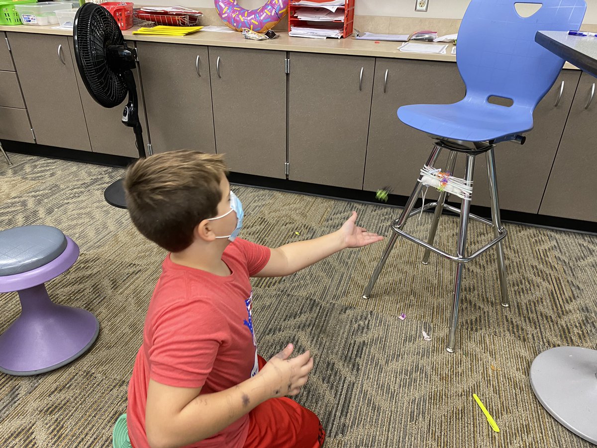 waltechteacher's tweet photo. From spider webs and pumpkin catapults, to Room on the Broom, the month of October in STREAM was a creative and fun month! #EmporiaProud @PatriotsWalnut https://t.co/jzfTqJaPzh