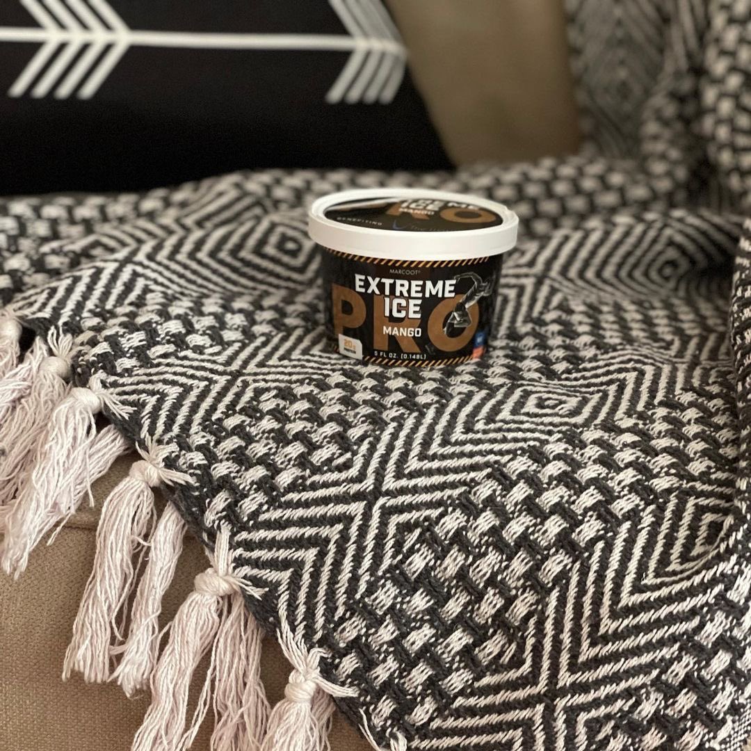 eatextremeice's tweet photo. Cozy blanket ✔️
Good movie ✔️
Healthy snack ✔️

Enjoy Extreme Ice during your next movie night! https://t.co/EUyYNjDLQn