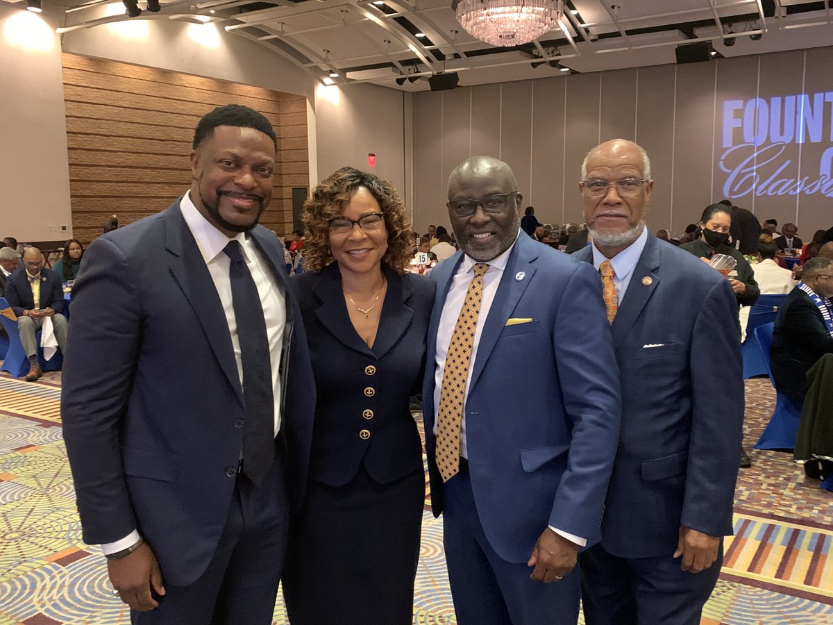 FVSUPREZ's tweet photo. Fountain City Classic reception celebrating 31 years. First Lady and I, with @christuckerreal and @CalvinSmyre. https://t.co/feZEVBJDKR