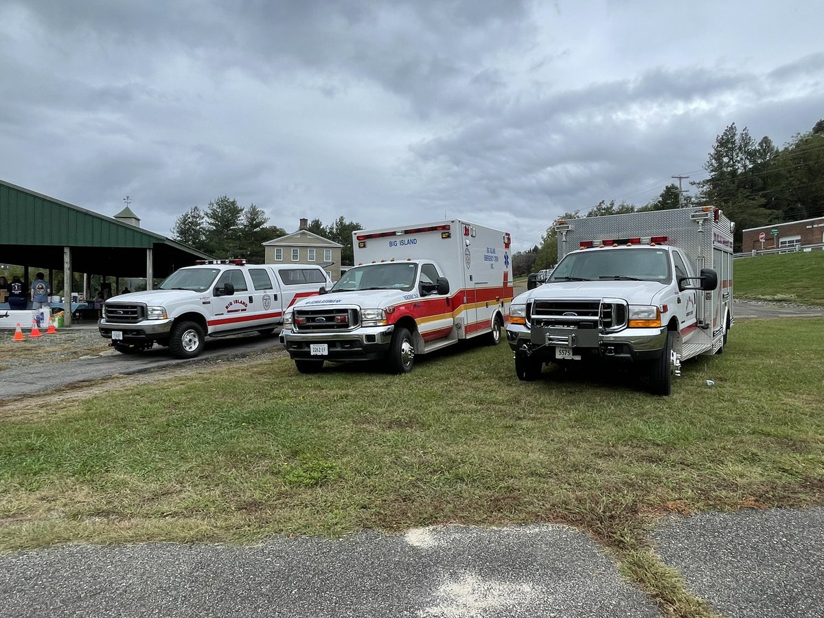 bigisland_ec's tweet photo. Welcome to the official Twitter of the Big Island E.C. We have been serving the community since 1964 with top notch EMS and Fire services. #bigislandsfinest #deuceswild https://t.co/PmIpoxcbPB