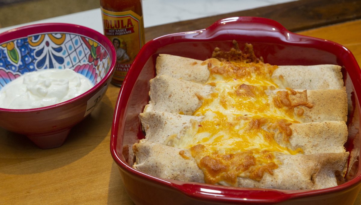 A reason to embrace cooler temps! Chicken &amp; Black Bean #Burritos #recipe from <a href="/jillstable/">Jill Wilcox</a> #foodie
lfpress.com/life/food/reci…