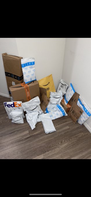 OMG GUYS I checked my mail and so many of you showing me love for my birthday!! ???????? thank you so