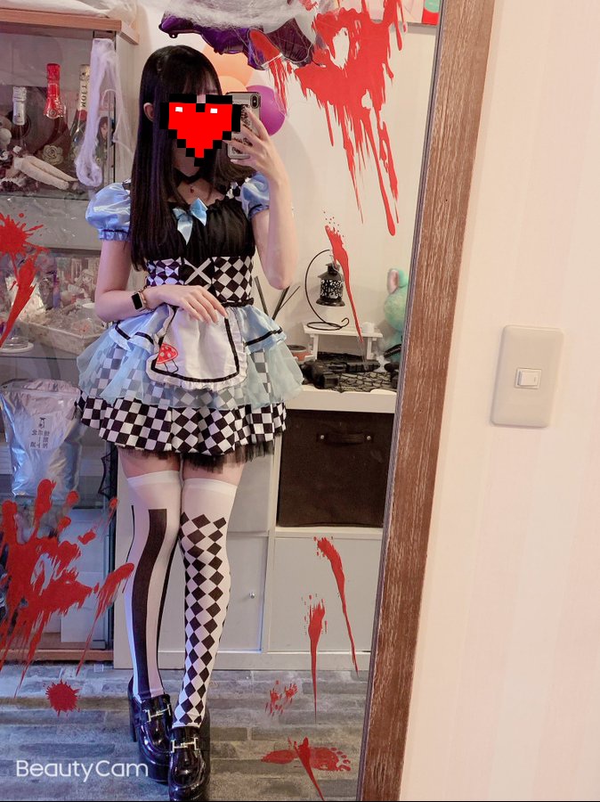 qv_dqu's tweet photo. 昨天cos女僕照，很喜歡這套服裝，主人需要服務嗎？～ https://t.co/bVCnlnH6BV