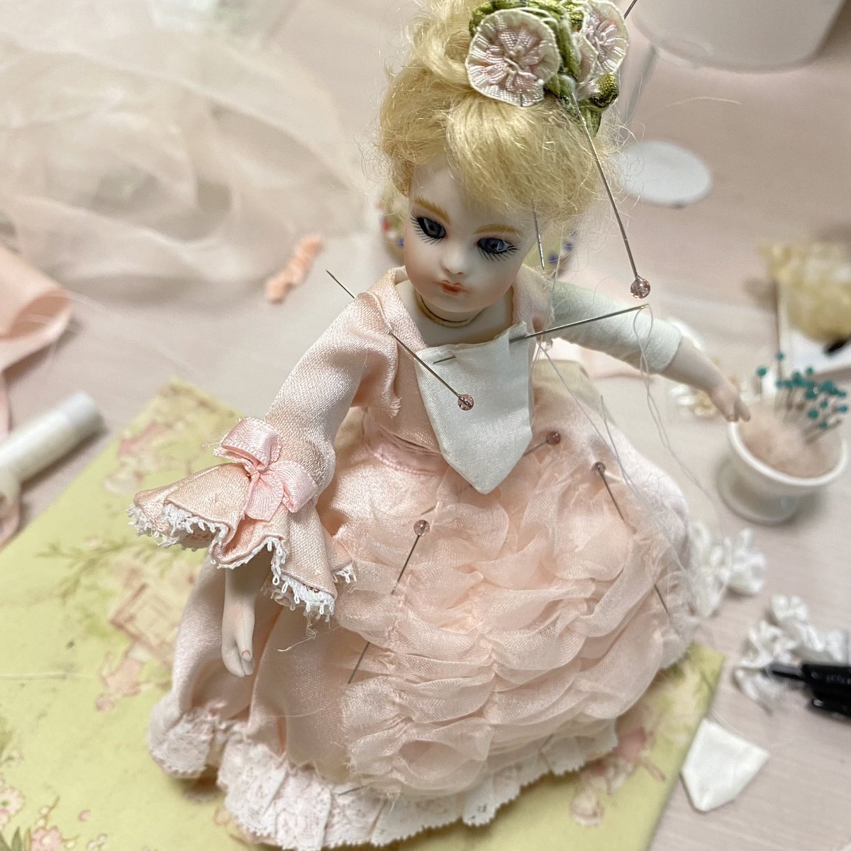 ミニチュアビスクドール