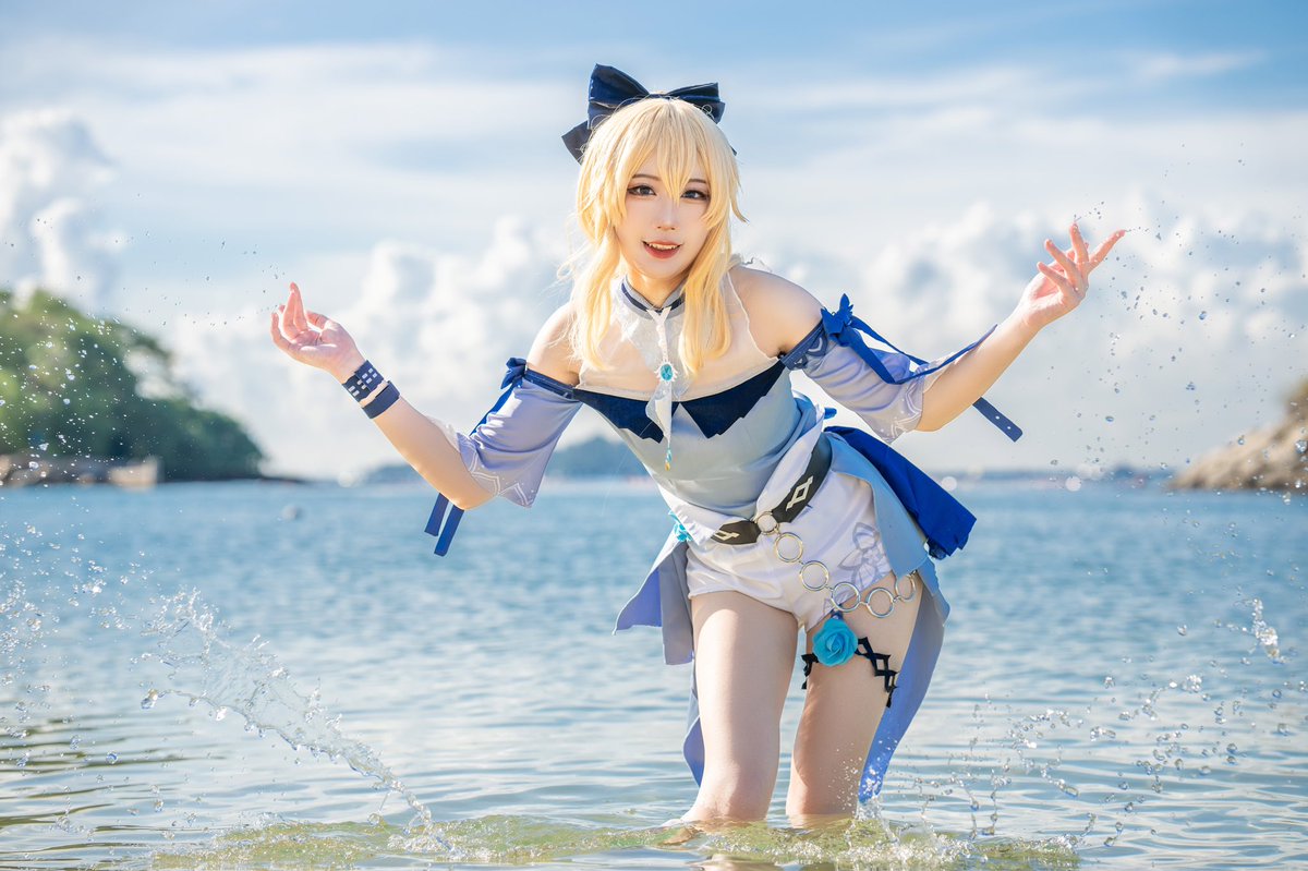 ZPeaktures's tweet photo. Did a photoshoot of Jean from #GenshinImpact few weeks ago

Have fun at the beach @maoru_cosplay https://t.co/Gz3OtAgnhe