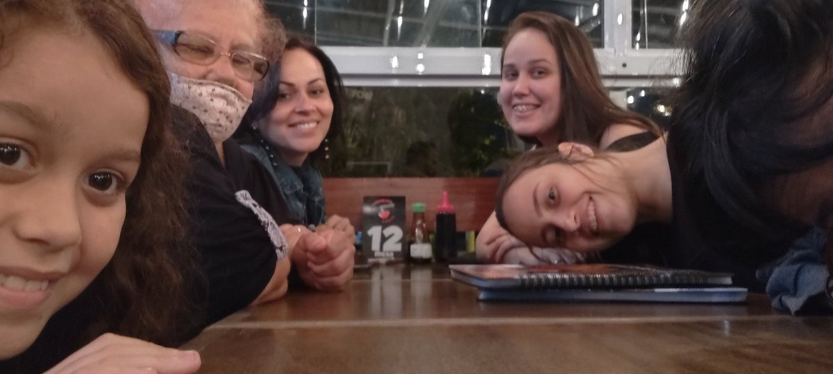 renata1349's tweet photo. Cade eu kk https://t.co/PyiBCeQpd9
