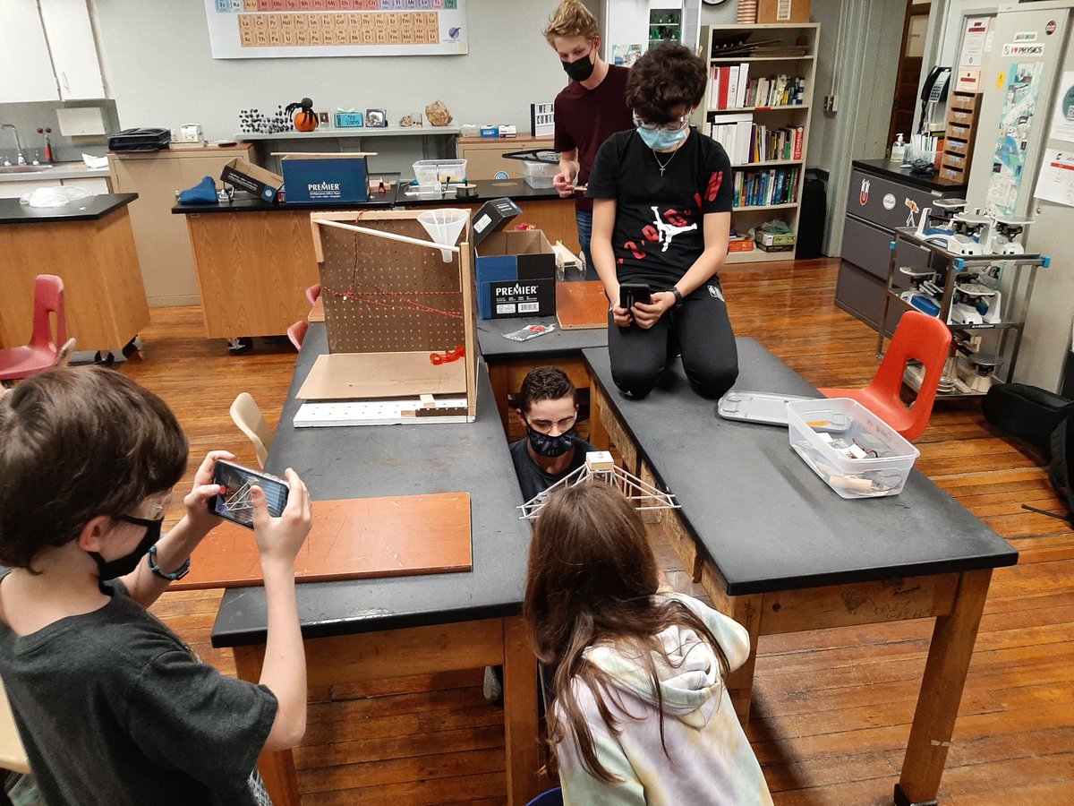 AUzzell's tweet photo. Every now and again I hang out with our Science Olympiad teams, because science and math are cool (so are our ss) and go together. @SSPscience @CentralBulldog @PhelpsCenter #springfieldscholars and former ones too! https://t.co/1pzJY9ADsH