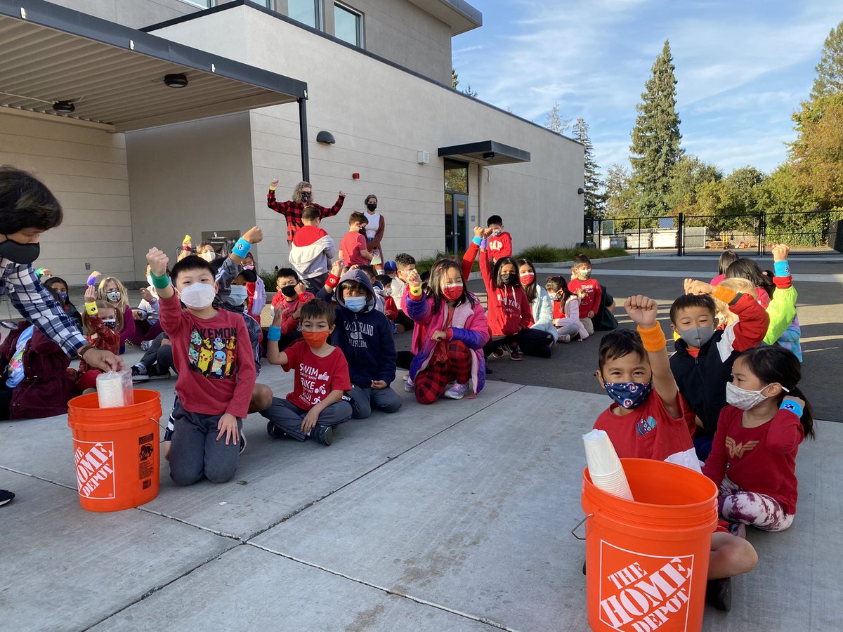 bubbmvwsd's tweet photo. Buddy day!  We celebrated the end of the trimester with our Buddy classes by dressing in the same colors and playing cooperative games. So good to have our Bubb Cubs back today! https://t.co/xEd5TMPNdF