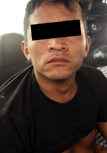 alextoluco26's tweet photo. Autoridades del Edomex y @MetepecGobierno con seguimiento del @C5Edomex la @SS_Edomex logró la detención de dos presuntos responsables de la colocación de mantas amenazantes en contra de una persona, asistentes y artistas al evento "Espacio Metepec" @dbeltran444 @GabyGamboa_S https://t.co/ZH8hJG6rmF