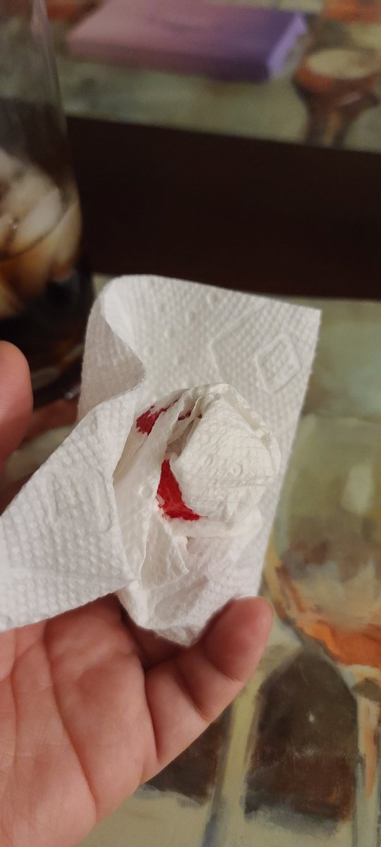 di_winston's tweet photo. I've played and used swords and pocket knives and never cut myself..just sliced myself w a bread knife..after 15yrs..guess there's always a first time for everything/anything 🤷‍♀️🤦‍♀️🤔#suprise #gettingsloppyinmyoldage  #firsttimeforanything #fingersbleedsomuch #dangersofcooking https://t.co/Y4uQbqugzX