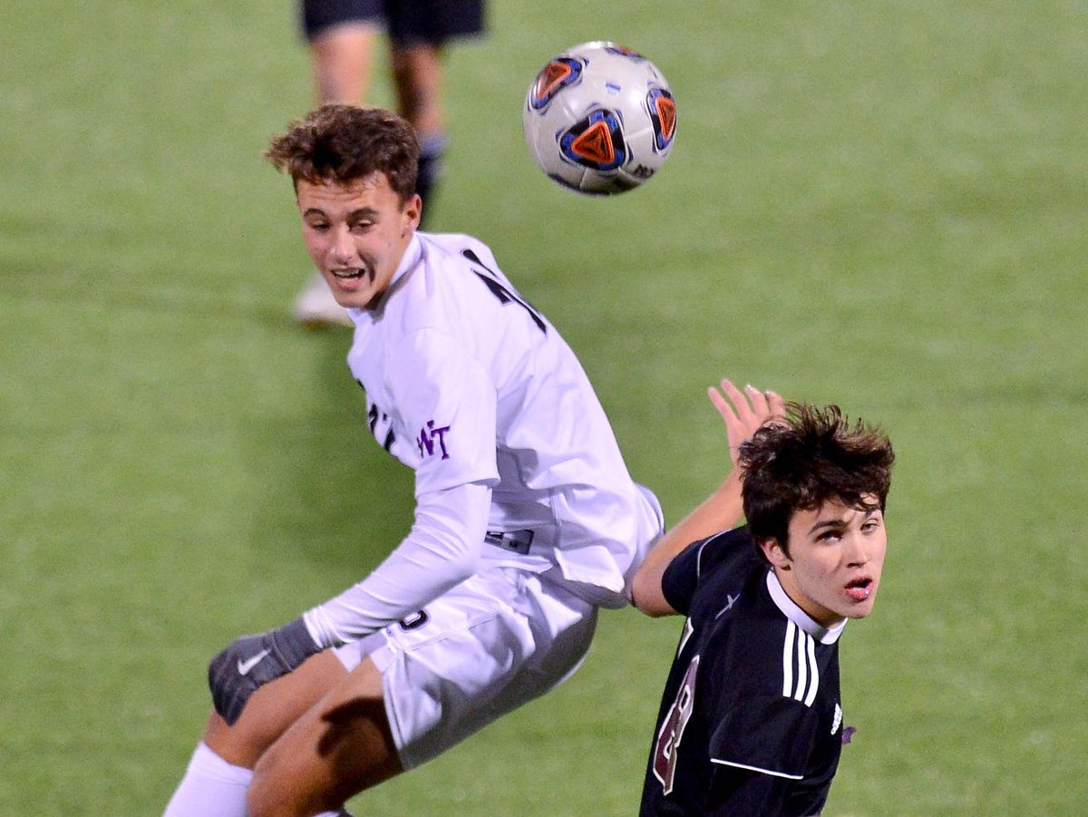 pghsoccernow's tweet photo. WINCHESTER THURSTON WINS ITS SECOND WPIAL BOYS SOCCER TITLE

The Bears storm back with three second half goals to beat Greensburg Central Catholic, 3-1. 

We'll have more in our post match report, reaction from both sides, @ThompsonFoto12 photos to come. 

#WPIALSoccer https://t.co/5XTT7RiOAv