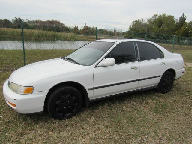 Husnain79839872's tweet photo. @VinnyMBK This got your name written all over it vinny I just put brand new plasti dip on the hubcaps adds +10hp #forgis https://t.co/nbPR5VssIB