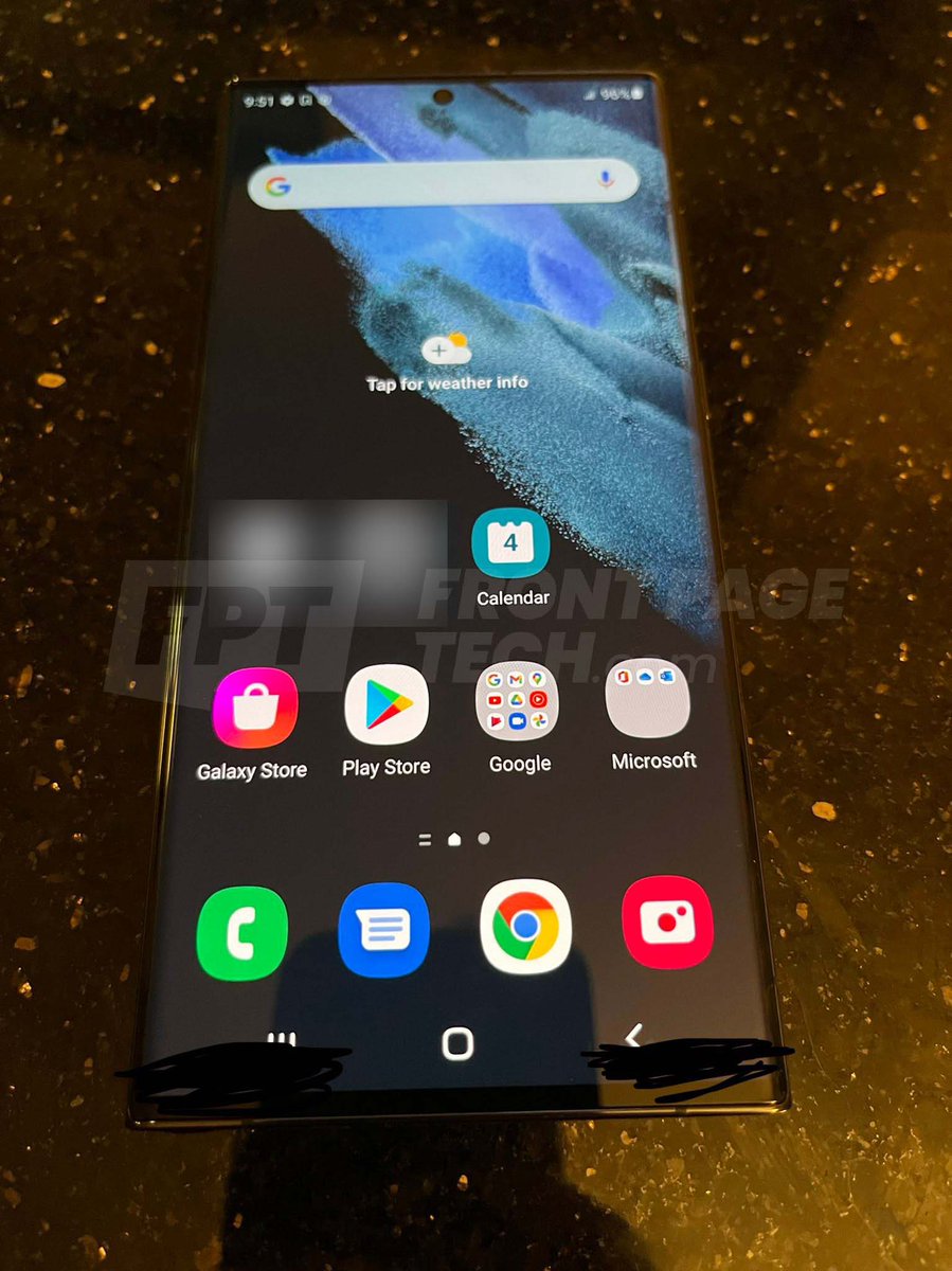 MohanToptech's tweet photo. Samsung S22 ultra leaked by @frontpagetech 
It honestly looks like Samsung A32 with boxy design ,but I loved Samsung A32 design so I might dig it too but I need red and green colour options #Samsung #SamsungS22Ultra #SamsungUnpacked #SamsungS22 #FPT #FrontPageTech https://t.co/XmIGXJLAVA