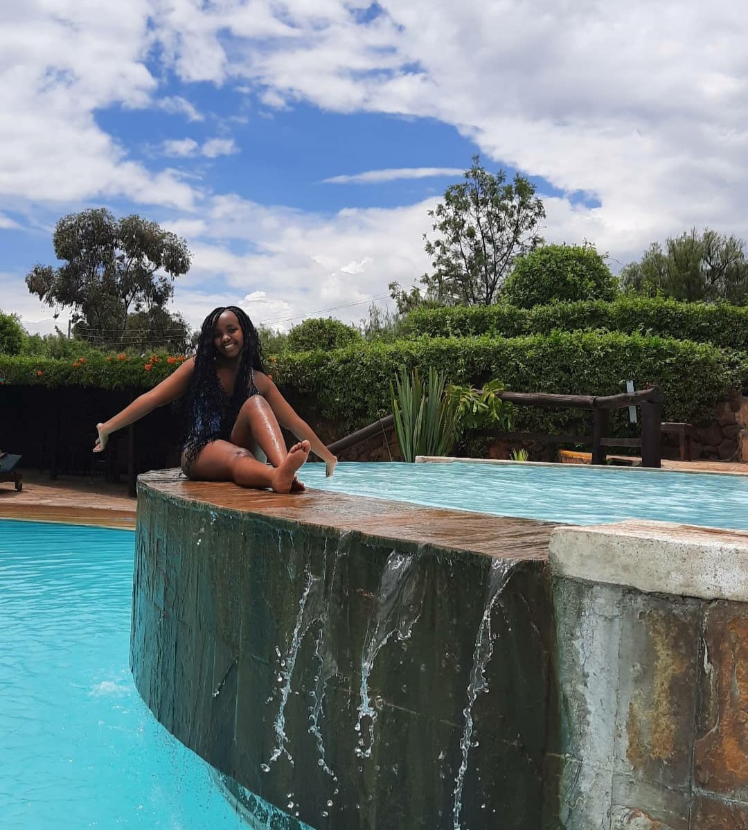 StycieWaweru's tweet photo. Someone said 7 days without swimming makes one weak. I had so much fun swimming at this spacious pool. Great Rift Valley Lodge and Golf Resort is definitely the place to be๐
#thegreatriftvalley #kenyanlodges #kenyanholidays #kenyangolfcourse #kenyangolf #golf #naivasha #kenya https://t.co/lhzzGEzWmD