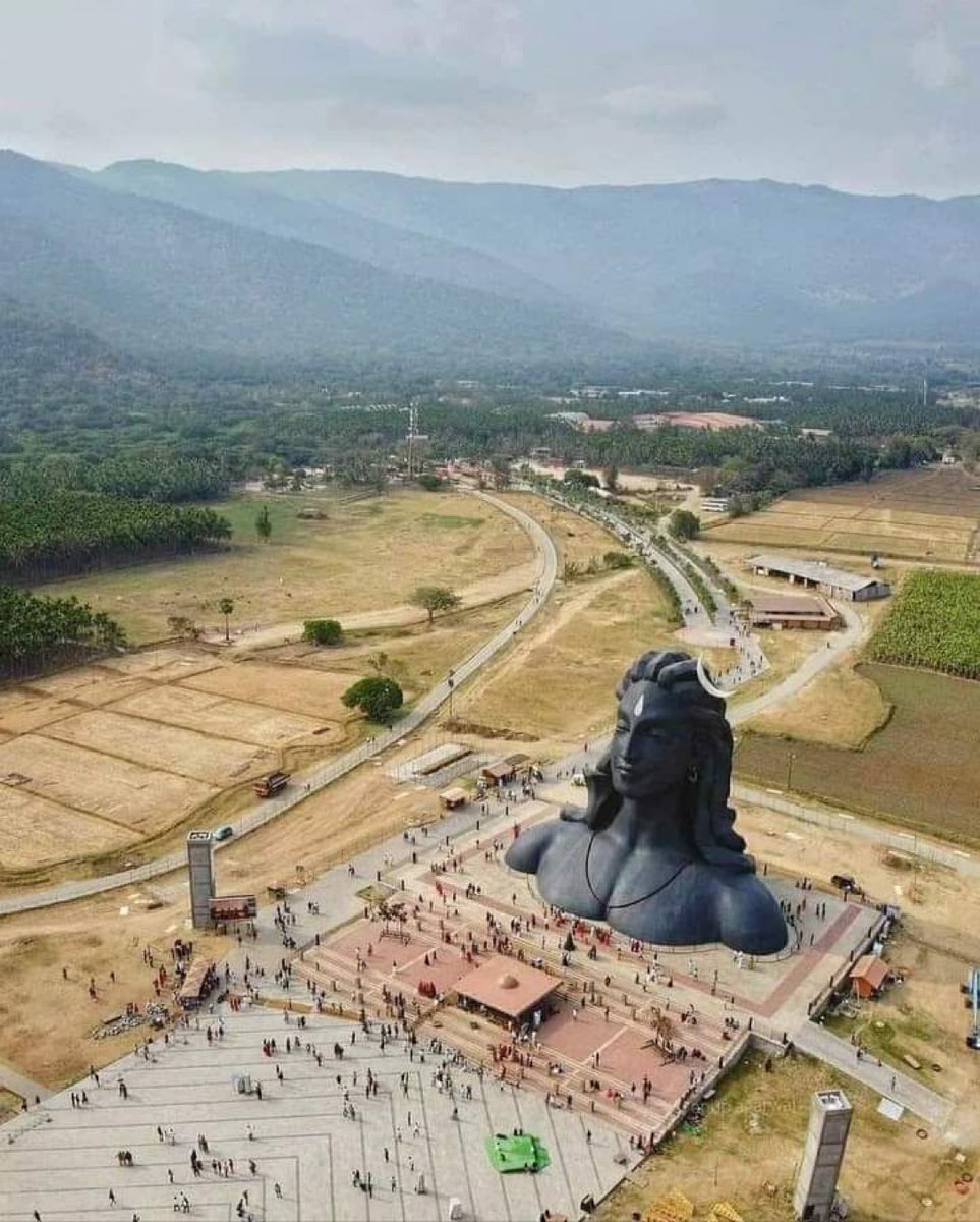 ErikSolheim's tweet photo. This is magical! 🥰 WOW!
The Adiyogi Shiva is a 34-Metre Tall Statue Of Lord Shiva With White Thirunamam at Coimbatore in Tamil Nadu, India 🇮🇳!

It is the Largest Bust Sculpture in the World. 
Designed by Sadhguru Jaggi Vasudev !! https://t.co/xc7deuvbe6