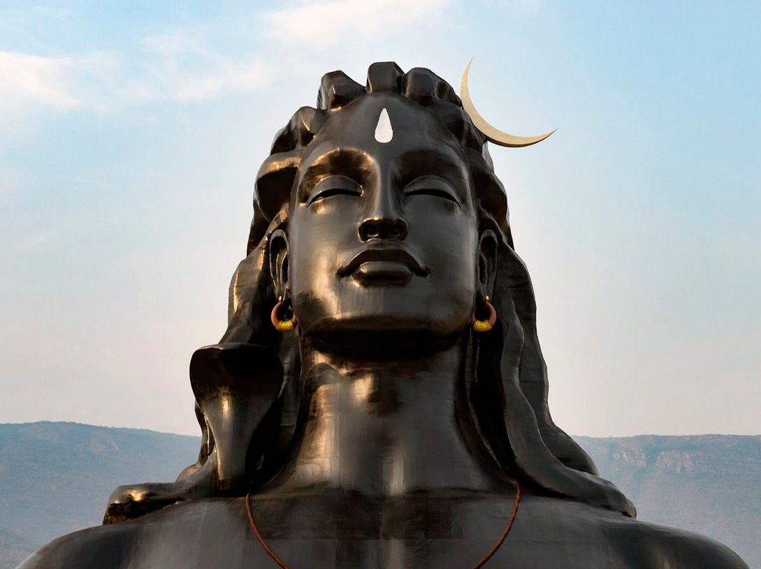ErikSolheim's tweet photo. This is magical! 🥰 WOW!
The Adiyogi Shiva is a 34-Metre Tall Statue Of Lord Shiva With White Thirunamam at Coimbatore in Tamil Nadu, India 🇮🇳!

It is the Largest Bust Sculpture in the World. 
Designed by Sadhguru Jaggi Vasudev !! https://t.co/xc7deuvbe6