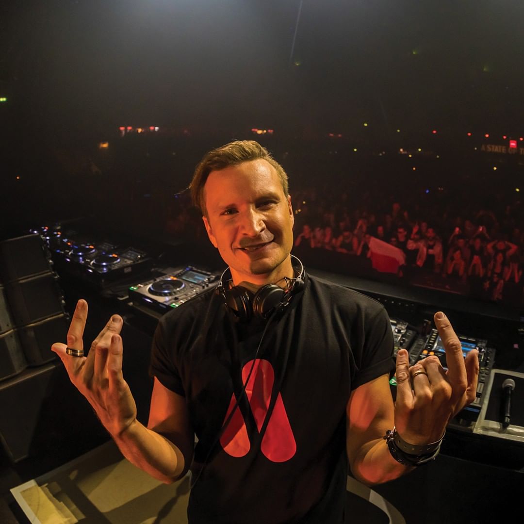 103radio's tweet photo. Envie d'écouter de la Trance ? Alors rdv ce soir à 21H avec @marlo_music aux platines de 103 Klubb. #marlo #trance #altituderadio #altitude #mix #radioshow #103radio #103klubb #music #mix #dj #armind #armada https://t.co/c4ca7rdVXR
