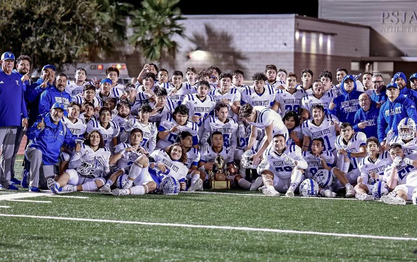 Our bi-district playoff matchup is set!!! We will be hosting Medina Valley next Friday night at 7:30!! The game will be played at Donna High School!
#rollblue