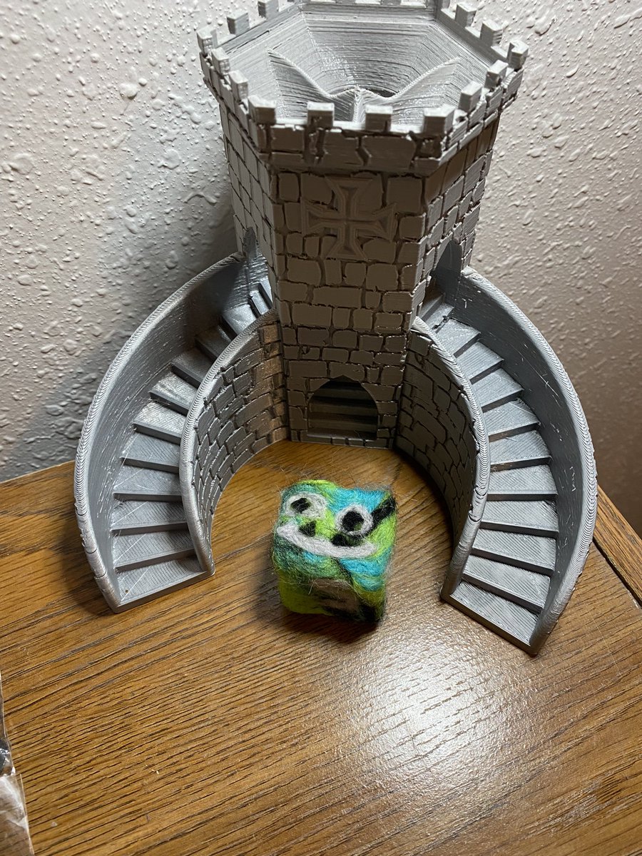 RolltheDice4242's tweet photo. The Etsy store has two new listings!
D6 Dice Inspired Sylas Briarwood and Captain Tusktooth!
These were so much fun to make, I canβt wait for To see who is next!
#DungeonsandDragons #CriticalRoleArt #dnd #RPG #CaptainTusktooth #Briarwoods #CriticalRole #TheLegendOfVoxMachina https://t.co/eHzGsQHta0